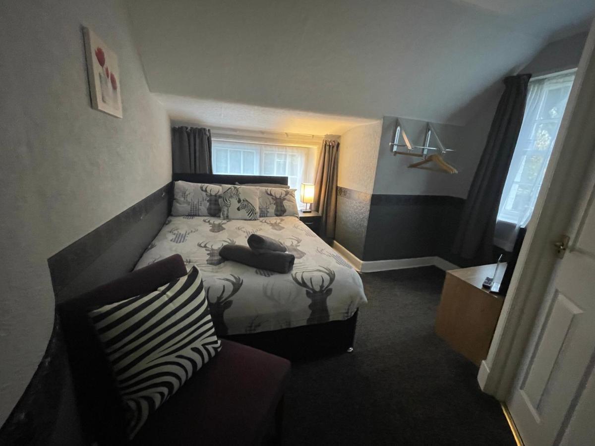 Navaar House Hotel ペニキュイック エクステリア 写真