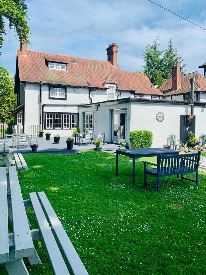 Navaar House Hotel ペニキュイック エクステリア 写真