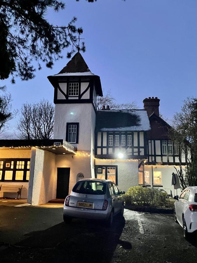 Navaar House Hotel ペニキュイック エクステリア 写真