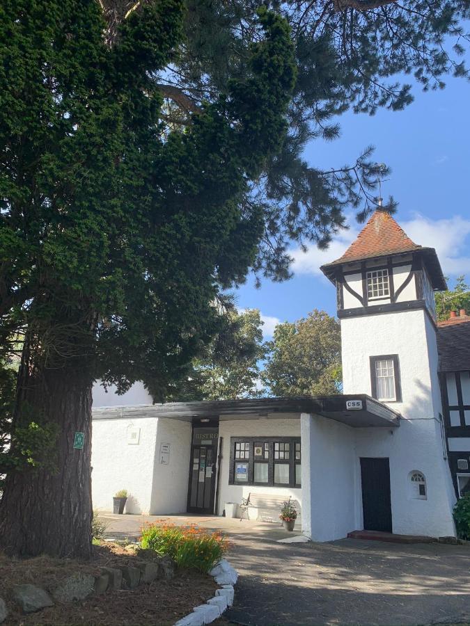 Navaar House Hotel ペニキュイック エクステリア 写真