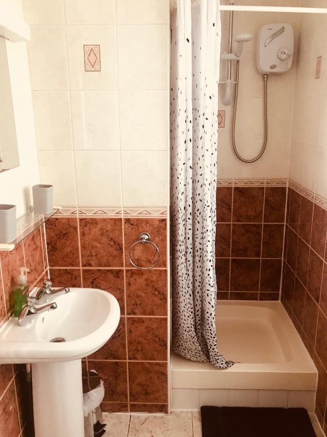 Navaar House Hotel ペニキュイック エクステリア 写真